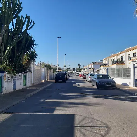 Chalet Jardin Del Mar بيت للعطل *