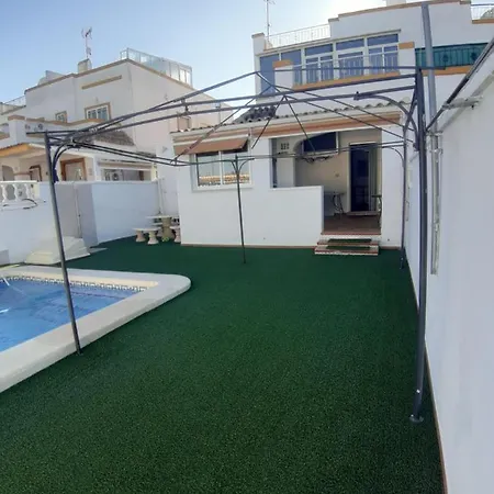 Chalet Jardin Del Mar بيت للعطل تورّيفيِخا